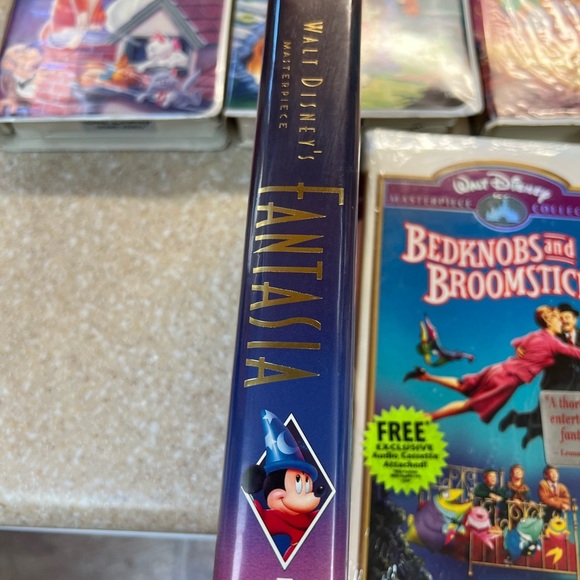 DISNEY VHS 3 Black Diamond Fantasia, Aladdin, Fox+Hound  Bedknobs+Broomsticks- - Picture 5 of 16